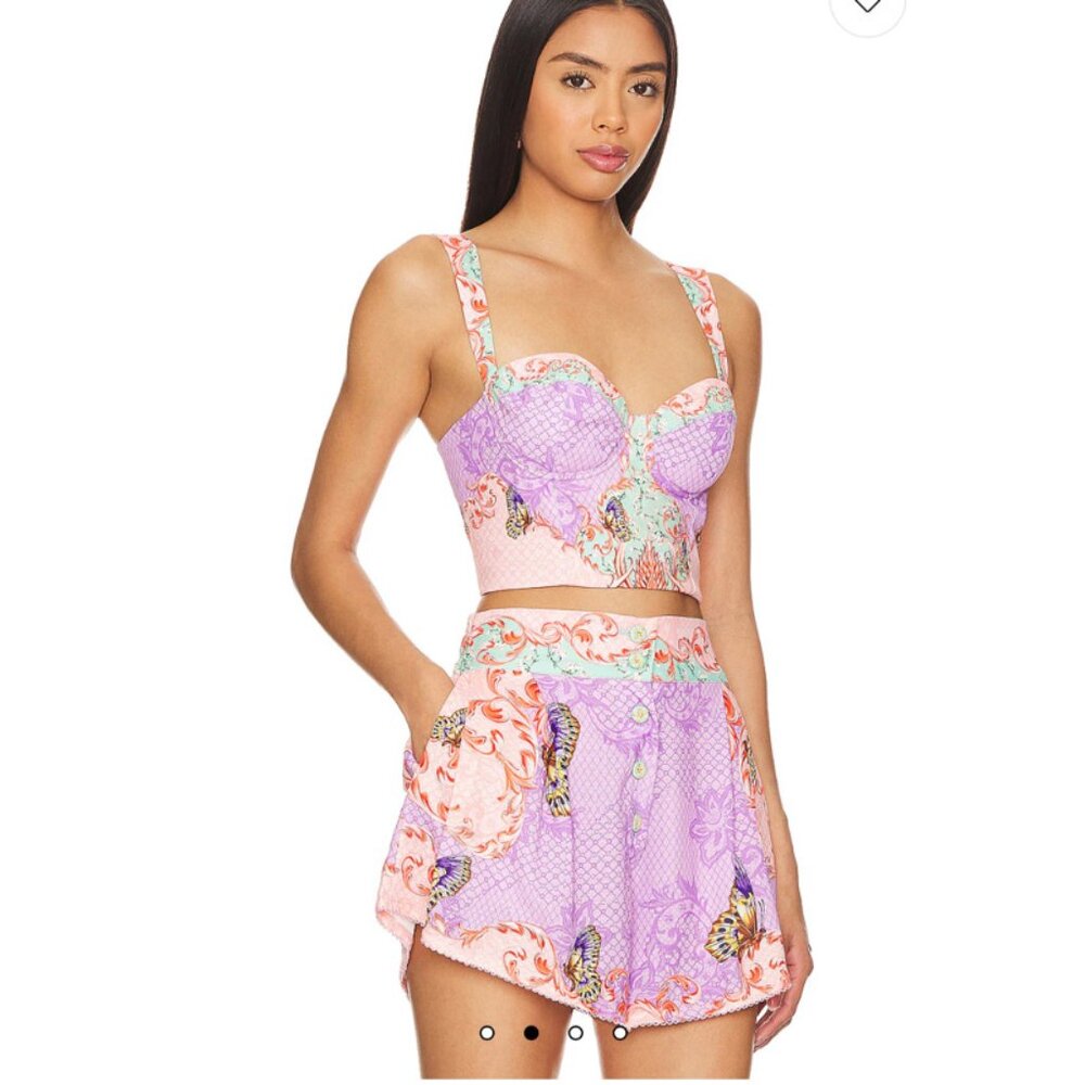 Two-piece set -Agua Bendita: crop top (small) & High waisted shorts (x-small)